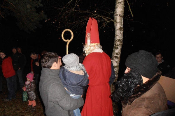 weihnachtsfeier-20131201-1054807799D53150FE-F0A5-0F75-3F27-75C6835FF140.jpg