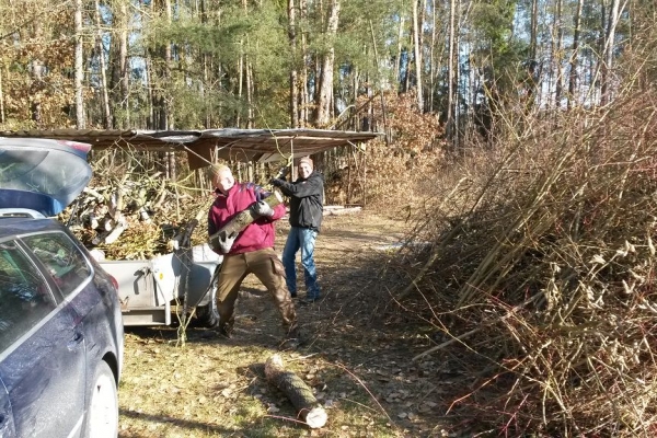 arbeitseinsatz-20180224-1009340225EA110393-81C3-0718-AB31-192871701FC6.jpg