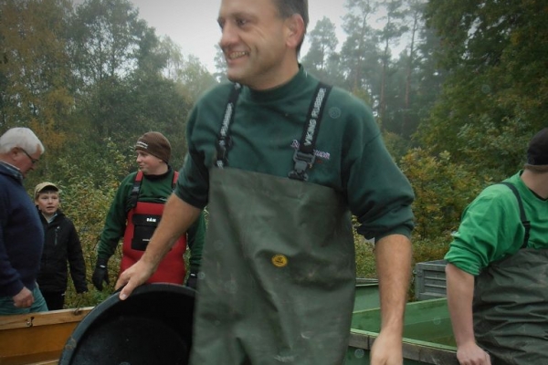 arbeitseinsatz-4-20121029-199369647668AF9E50-7426-04E8-EF78-FE7932424E9C.jpg