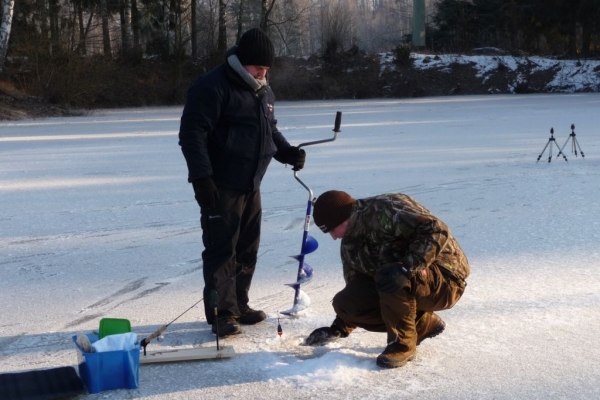 eisangeln-20120212-12179431266F9F20DF-E261-4D37-7C0F-29EFC76EE85E.jpg