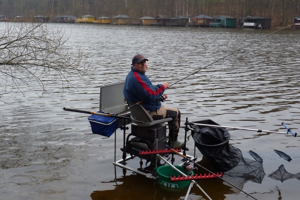 feedertreff-20120415-132367526258205E66-B397-863D-7978-7FF5E7D37A5C.jpg